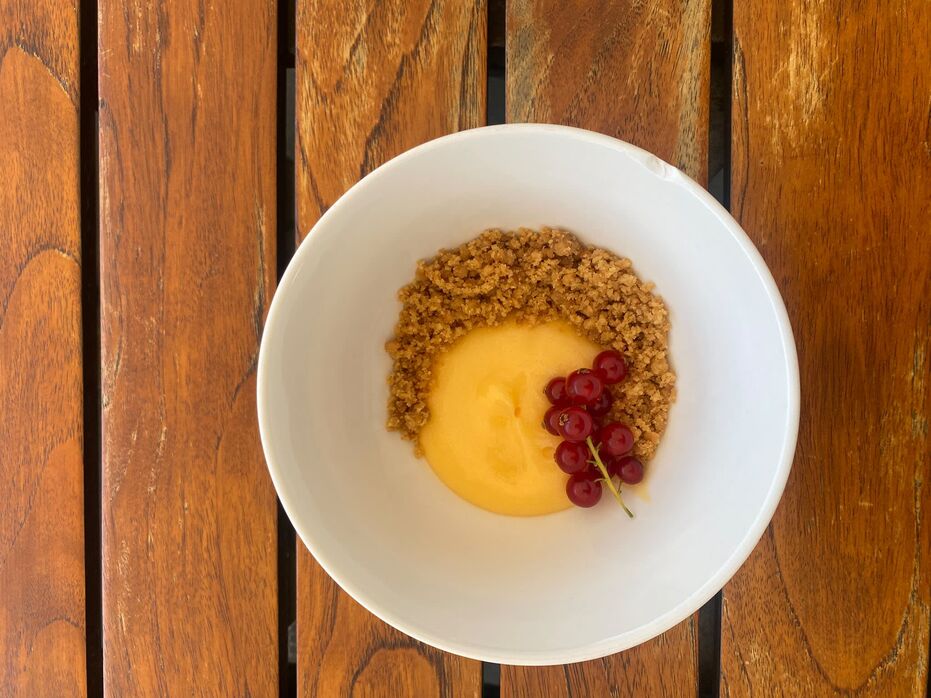 Sommerlich genießen: Leichte Zitronencreme als Rezept des Monats im August